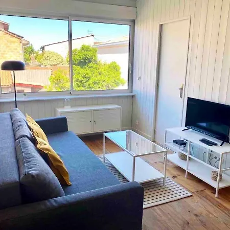 Apartamento Beautiful 200 From Tram B Talence